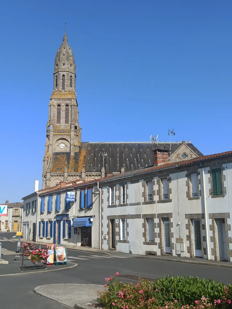 Église Notre-Dame de la Nativité à Chambretaud