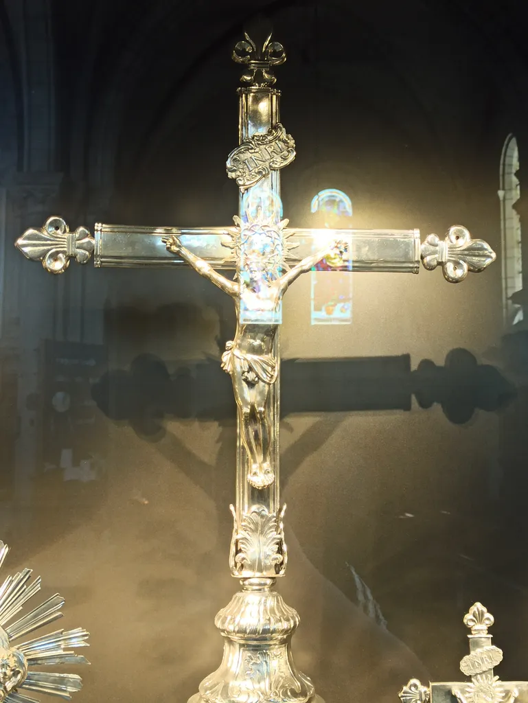 Croix de procession de l'Église Notre-Dame-de-l'Assomption à Notre-Dame-de-Monts